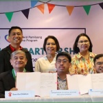 In behalf of Department of Social Welfare and Development (DSWD) Secretary Erwin T. Tulfo, Undersecretary Jerico Francis Javier (seated, 3rd from left) seals a new partnership agreement for the implementation of the Pantawid Pamilyang Pilipino Program (4Ps) implementation with: (seated, from left) East West Seed Foundation, Inc. Managing Director Ms. Elena Primicias Van Toreen; Save the Children CEO Atty. Alberto Muyot; and RCBC Executive Vice President/Head of the Digital Enterprise and Innovations Group Mr. Lito Villanueva.