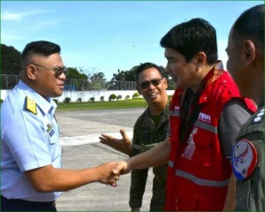 Department of Social Welfare and Development (DSWD) Secretary Erwin T. Tulfo is welcomed by Philippine Coast Guard District Southwestern Mindanao Commander, CG Commodore Marco Antonio Gines in Zambaonga City.  (Photo credits to PCG)