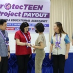 A Project ProtecTEEN beneficiary receives livelihood and educational assistance from (L-R) Social Technology Bureau Director Marcelo Nicomedes J. Castillo, former Antipolo City Mayor Andrea Ynares, Standards and Capacity Building Group Undersecretary Denise Florence B. Bragas, and Field Office IV-A Regional Director Barry R. Chua.