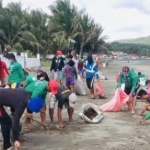 Beneficiaries of the Cash-for-Work in Brgy. Batuhan, Pola, Oriental Mindoro start collecting available materials that will be used in making improvised oil spill booms and oil absorbent