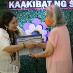 In celebration of the first Solo Parents Week on April 17, 2023, Department of Social Welfare and Development (DSWD) Undersecretary Rowena Nina Taduran (left), on behalf of Secretary Rex Gatchalian, awards a Certificate of Recognition to the DSWD-Central Office Solo Parents Support Group for its contribution to the advocacy of solo parents’ rights and welfare.