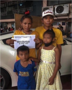 Rea Abonador Villaflor, his husband, and two children, during the profiling activity of the Oplan Pag-Abot team.