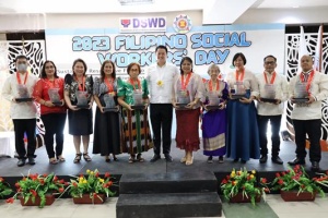 DSWD Secretary Gatchalian leads the recognition of exemplary social workers and social work organization during the 2023 Filipino Social Workers Day celebration on June 19.