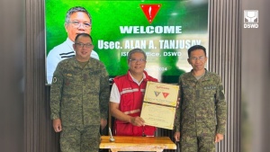 Department of Social Welfare and Development (DSWD) Undersecretary for Inclusive-Sustainable Peace and Special Concerns (ISPSC) Alan A. Tanjusay (center) meets with Col. Pompeyo Jason M. Almagro and Col. Danilo G. Ambe at the 1st Infantry Division (1ID) Headquarters in Zamboanga del Sur on Thursday (March 21, 2024). The meeting is part of DSWD’s continuing efforts to improve the implementation of its peace and development programs through a series of field visits and benchmarking activities.