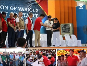 Department of Social Welfare and Development (DSWD) Secretary Rex Gatchalian joins President Ferdinand R. Marcos Jr in Occidental Mindoro on Tuesday (April 23) to hand out various government assistance and attend a situation briefing on the effects of El Niño in the province. More than 1,800  farmer-beneficiaries from the municipalities of Magsaysay and San Jose received Php 5,000 each in financial aid through the DSWD’s Assistance to Individuals in Crisis Situation (AICS) program while 96 beneficiaries were given seed capital worth Php15,000 each under the agency’s Sustainable Livelihood Program (SLP).